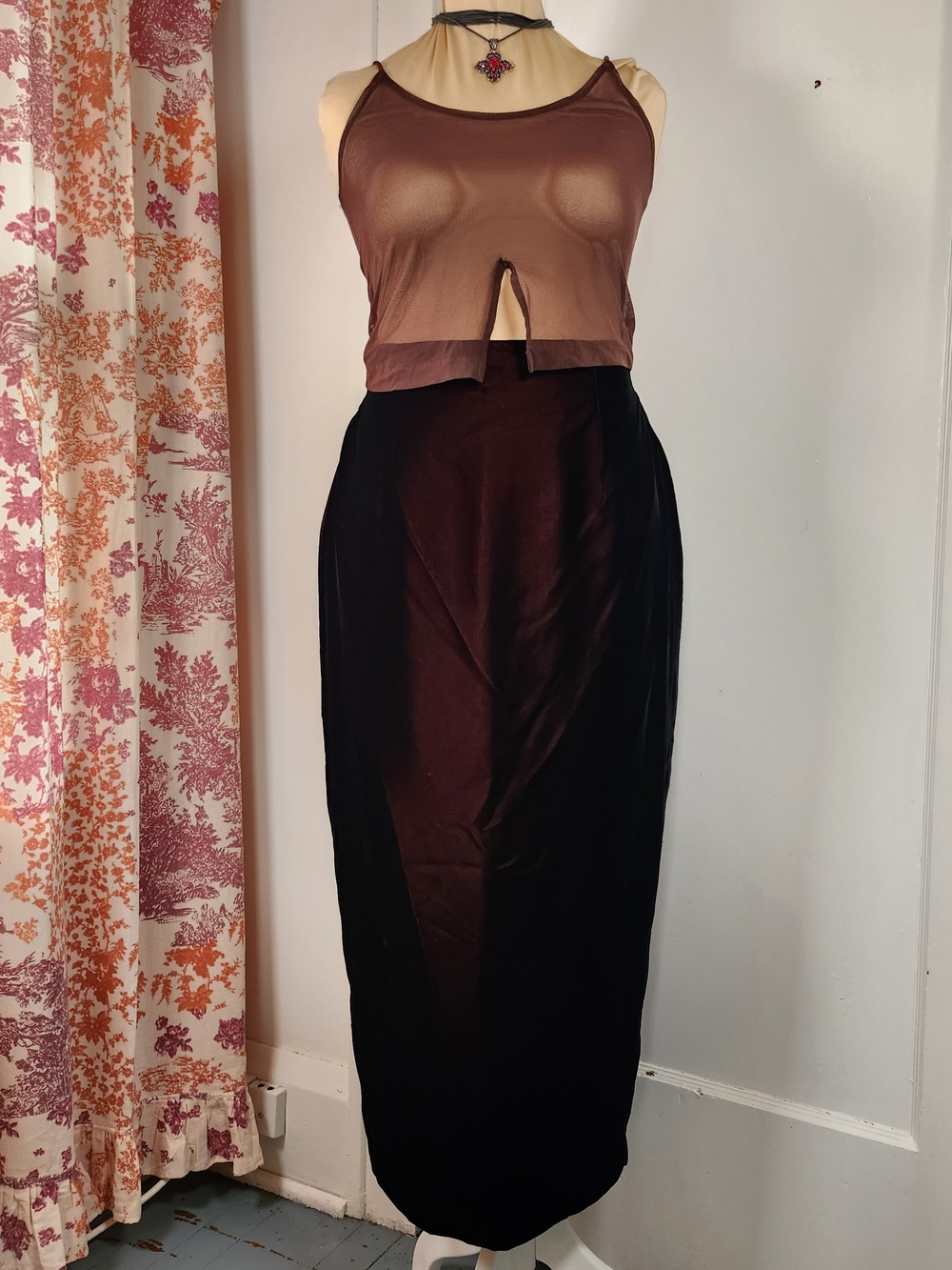 Vtg 90s Calvin Klein Sz 14 Red Black Velvet Maxi Skirt